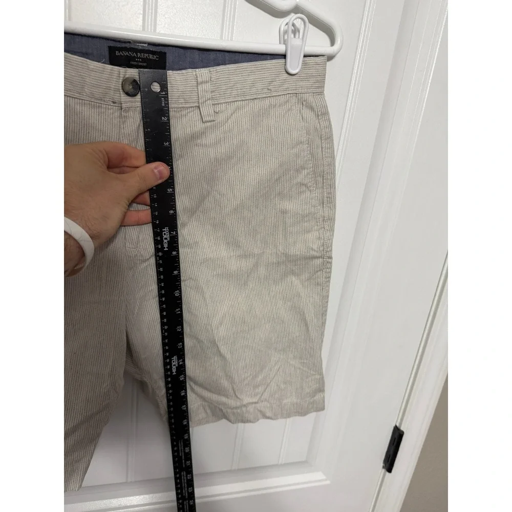 Banana Republic Shorts Mens 34 Aiden Short Striped Cotton Gray White EUC